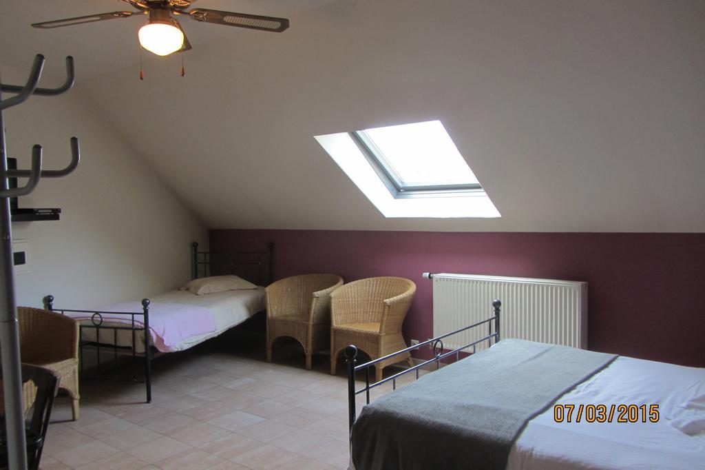 Auberge De La Lesse Celles  Room photo